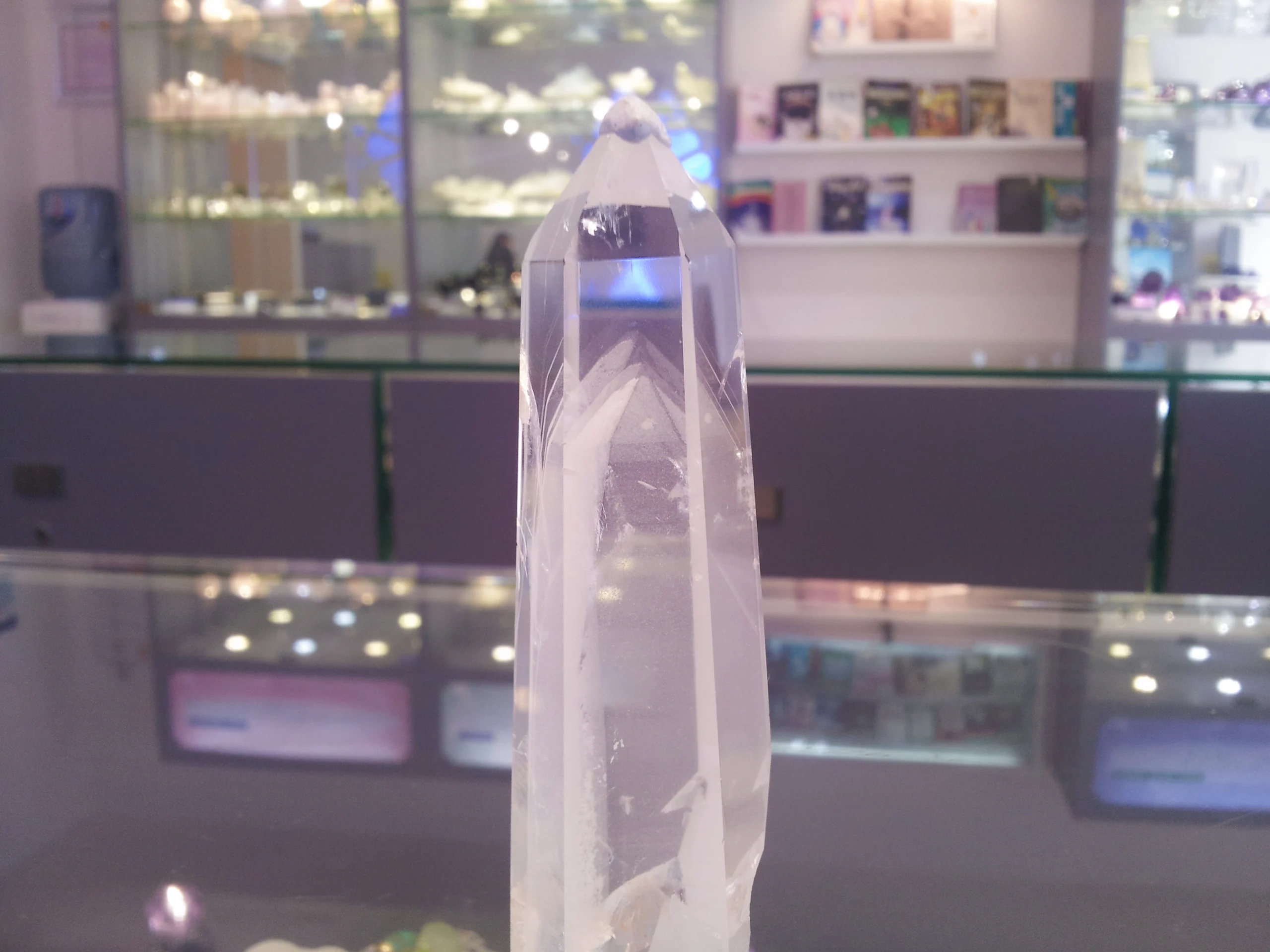 白幽灵金字塔水晶